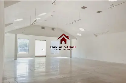 Shop for rent on Prime location