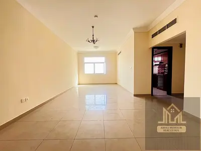 Lavish Apprtment !! With Parking!! Big Specius Hall& Room