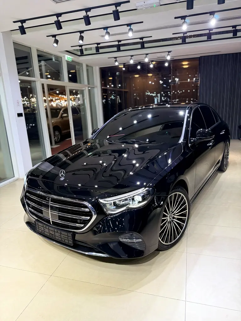 Mercedes-Benz E-Class 2024 — photo 1 of 15