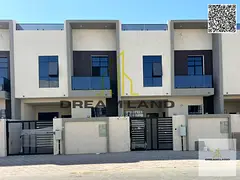 Villa directly from the owner, custom finishing, on a main street, close to all services, freehold o