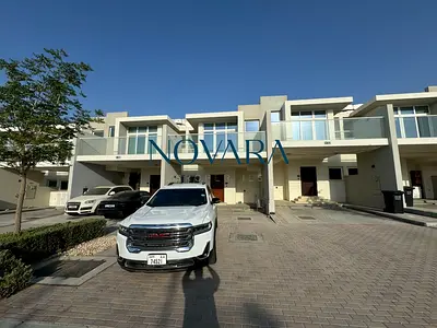 GENUINE RESALE | Rented | 3B | SPACIOUS LAYOUT RRM | UNFURNISHED | Back to Back
