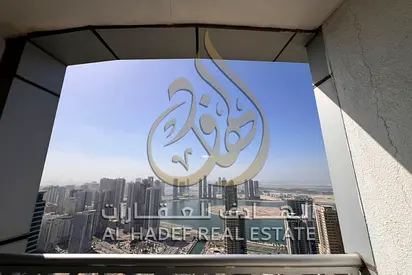 للإيجار شقة غرفتين وصالة بإطلالة بحرية كاملة | سمارت هوم | تصميم حديث وتشطيبات راقية