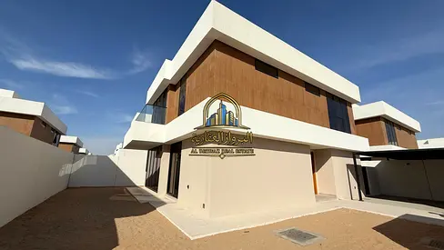 Ready-to-Move ! Brand New]Lavish 3BR Villa With Maidroom