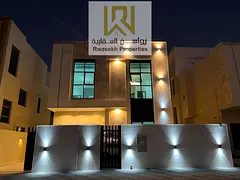 luxury 5 bedroom villa for sale prime locatio  near yasmeen mall and garden