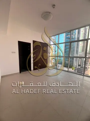 🌟🏡 المجاز 1 – غرفتين وصالة + غرفة خادمة + أستور 🌟🏡  فرصة سكن فاخرة في قلب المجاز 1 بإمارة الشارقة ✨ موقع راقي قريب من الكورنيش وجميع الخدمات الحيو
