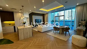 Vacant | Fully Renovated I Sea View