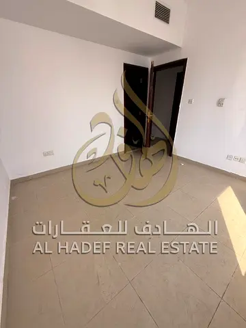 🔹 العربية: للإيجار شقة سكنية مميزة في منطقة الخان – إمارة الشارقة، تقع في موقع حيوي ومطلوب لقربه من البحر والكورنيش، وسهولة الوصول إلى دبي، إضافة إلى