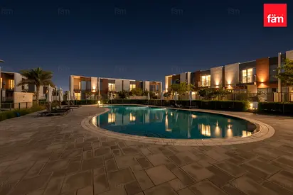 Bright & Spacious 3 Bedroom | Single row