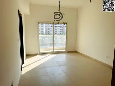 بقسط شهري فقط 2850 تملك إستديو جديد مع بلكونة ومطبخ منفصل وخزائن حائط - بمساحة 580 قدم مربع - بعجمان قرية الأميرة - إتملك وكن أول ساكن