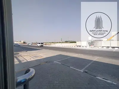 شوروم مميز للإيجار في المنطقة الصناعية 18 – مساحة عملية وكهرباء قوية وجاهزية فورية