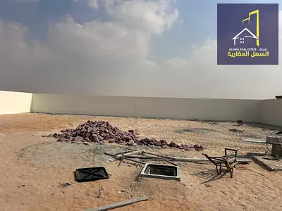 من المالك مباشرة: أرض مسورة 10,000 قدم مع مكتب ومطبخ وحمام وكهرباء – الإيجار السنوي 119,999