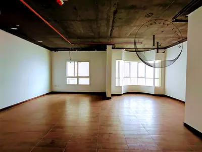 Lavish 1500sft office is available in 75k at prime location.