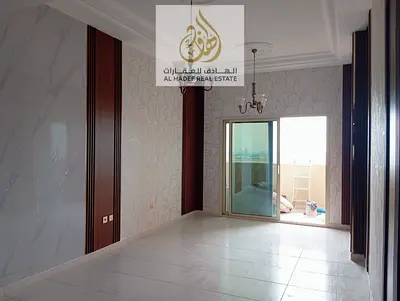 غرفه وصاله مع اتنين حمام ومع باركنج ومسبح وجيم و مسجد وكل الخدمات داخل التاور مساحات كبيره واطلاله مميزه