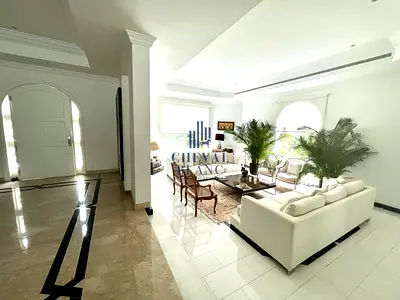 Commercial Villa for Rent | 5BR | Umm Suqaim First