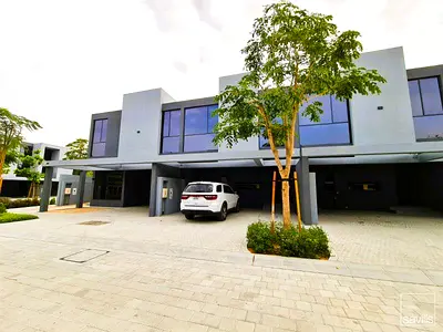 Exquisite Living| Modern Townhouse| 4 Bedrooms