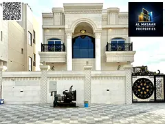 Villa for sale with a classic design, two floors and a rooftop, with a swimming pool. Registration a