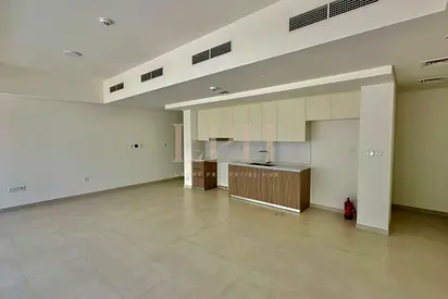 Brand New |Single Row | Close to Amenities