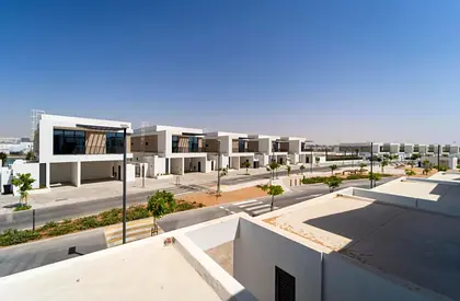 Beachside Elegance | 3BR + Maid in Marbella