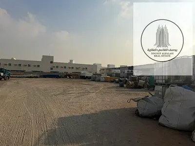 للإيجار في الصجعة: حوطة صناعية نموذجية بمساحة 43,500 قدم – إطلالة مباشرة على الشارع الرئيسي