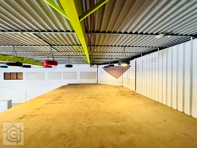 Main Road Showroom Cum Warehouse for Rent – Al Qusais, Dubai.