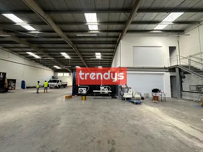 Fully Fitted warehouse with office for Rent in Al Quoz