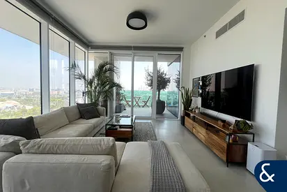Corner Unit | Large Layout | Unfurnished