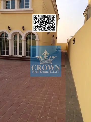 DEAL OF THE DAY Main road commercial/residential villa for sale for avery good price.