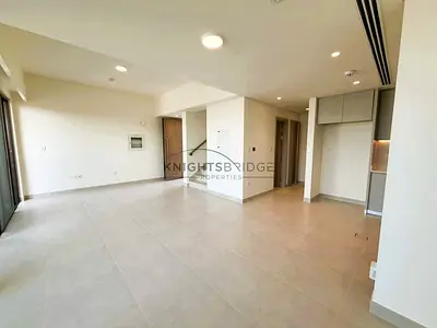 Modern 3 Bedroom| Middle Unit | Best Location