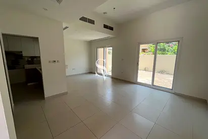 VACANT | CLOSE TO POOL AND PARK | WELL MAINTAINED