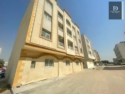 للبيع في الشارقة في منطقة مويلح تجاري  بناية تجاري سكني