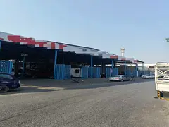 For sale, a square meter in the Third Industrial City, in the heart of the auto spare parts market.