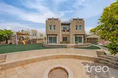 Five Bed | 10,847 Sqft Plot | Vacant October