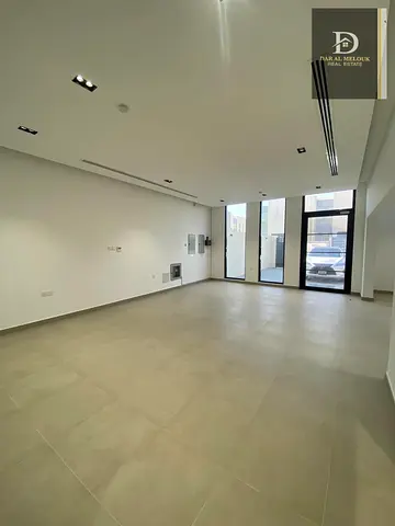 مجمع فلل للبيع في الشارقة / الحوشي ( 4 فلل )