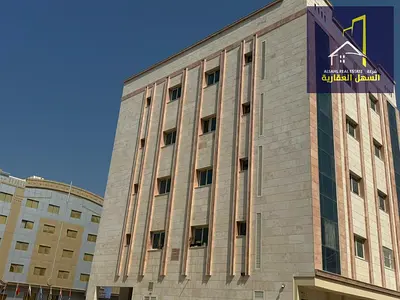 للبيع بناية سكنيه في منطقة القليعة - الشارقة