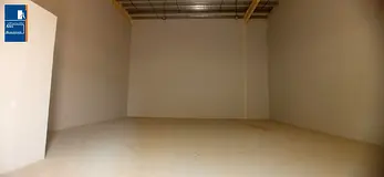 Warehouse in Commercial Area - Modern &amp; Efficient Layout