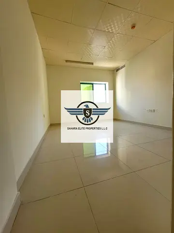 2bhk huge hall 2bedroom 2fullwashroom nearly golden stands bulding 41k