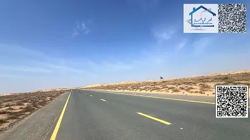 أرض تجارية للبيع بالشارقة  - موقع مميز - سعر مميز   مباشرة علي الحديقة