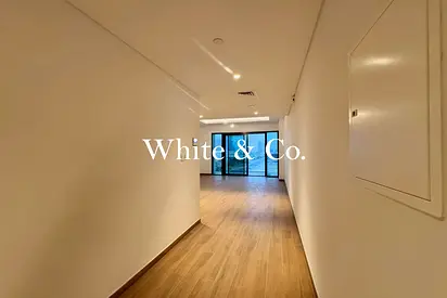 Modern| Community Living| Ready to Move In