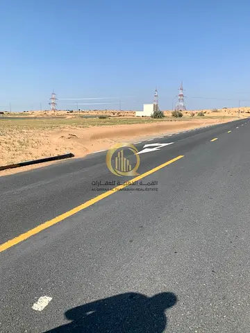 للبيع قطعيتن ارض متلاصقاتن زاويه علي شارعين قريبه من جميع الخدمات و سهلة الدخول و الخروج من الامارت العابر