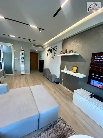 Upgraded & UnFurnished | 2 Bedroom | Ready to Move | 2 Parking Spots