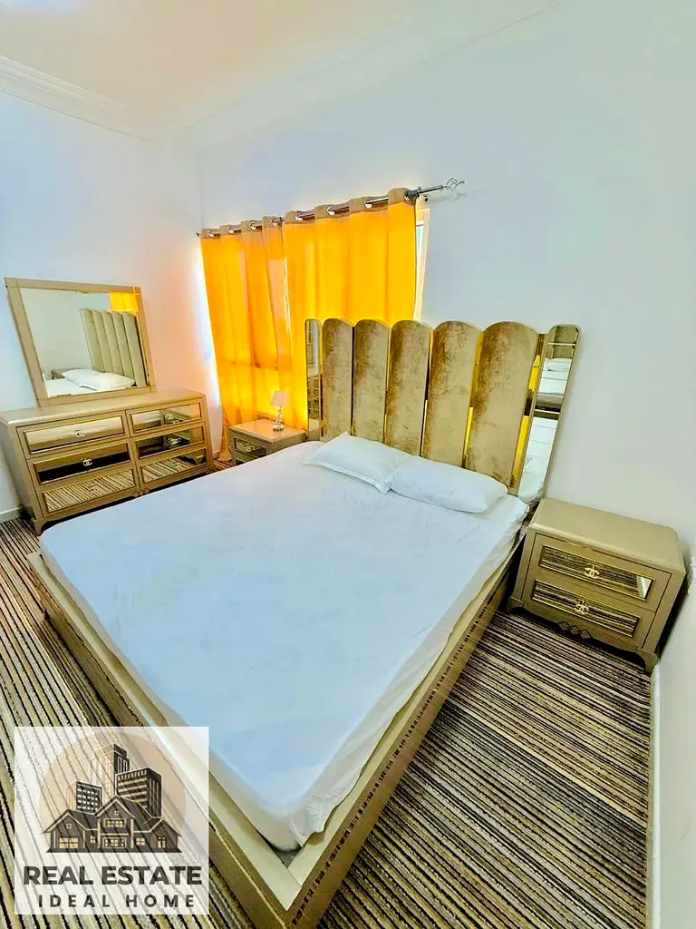 LUXURY FURNISH READY TO MOVE 1BHK WITH CORNISH VIEW // FAMILY BUILDING// RENT JUST 3299