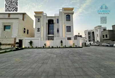 villa in zahia corner 4500 sq 6 master rooms majles and living room price included registration fees price 3.2 \