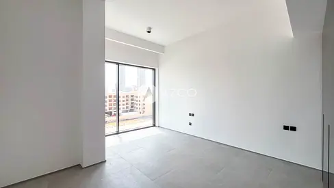 Stunning 2 B/R | Spacious | Ready to Move