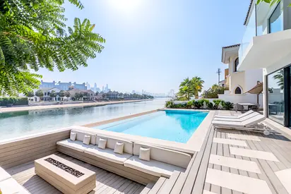 Palm Jumeirah Paradise: Upgraded 5BR Villa | Infinity Pool | Cinema Room - Special offer - Cleaning Included