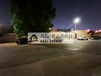 للبيع بيت في دسمان  بيت 3قسم اول قسم في 5 غرف وصالة ومجلس ومطبخ موجر 45000 الف قسم ثاني في غيرفتين وصالة ومطبخ موجر 40000 الف قسم الثالث في غرف وصاله ومطبخ موجر 18000 الف في 3 عدادين الكهرباء والماء م