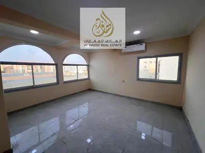 غرفه وصاله للايجار // حمامين وبلكونه جديده اول ساكن // موقع متميز