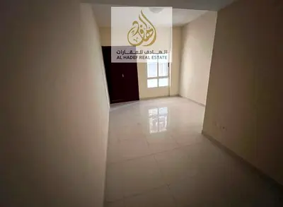 الايجار سنوي في عجمان منطقة النعيميه 1 قريب من المدرسة الحكمه البنايه عائلات  شقه غرفه وصاله  تكيف مركزي 2 حمام مع بلكونه اطلاله خزانات بالحوائط
