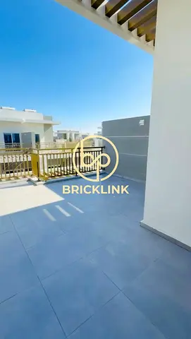 Brand New | Amenities by Walk | Close Kitchen | Multiple Cheques