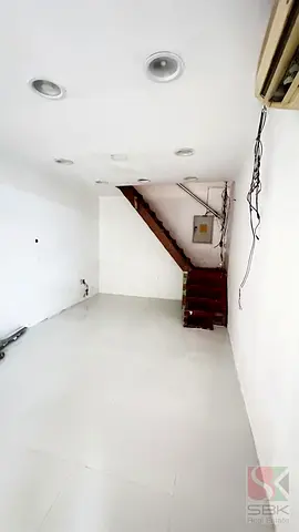 Shop Ground & Mezzanine Floor In Abaya & Clothing Market In Sabkha, Deira | Road side