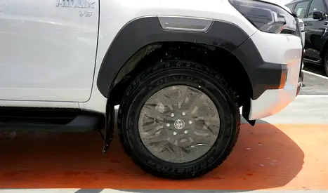 2026 Toyota HILUX — миниатюра 7